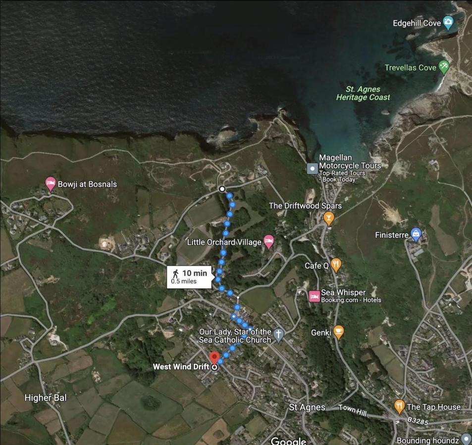 Howlyek, In St Agnes Village Extérieur photo